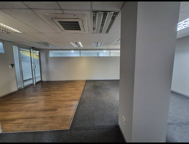 109M² OFFICE TO LET IN WOODMEAD